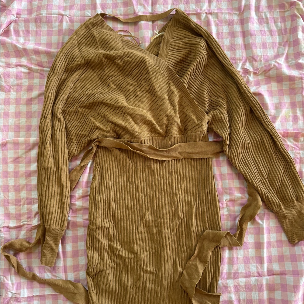 Elegant Brown Ribbed Knit Dress